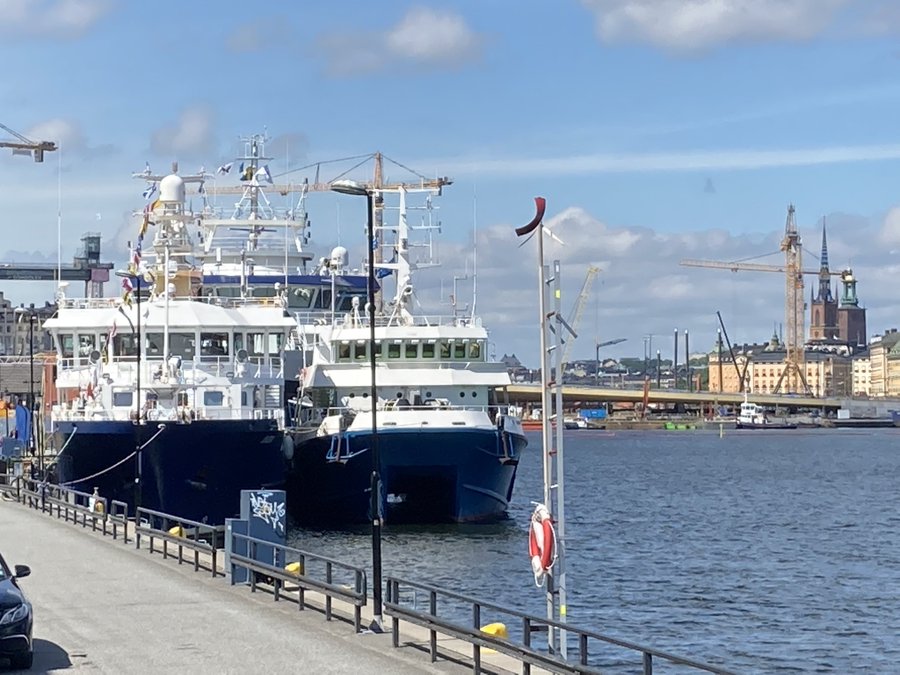 Three Swedish research vessels participated in 'Open Ship' in Stockholm in June 2022: R/V Skagerak (left), S/V Ocean Surveyor (right) and R/V Svea (back).